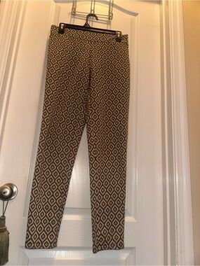 Melissa Paige Beige women’s and Black Diamond-Pattern Cropped Pants